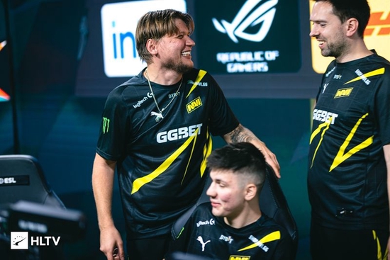 在理想与现 在理想与现