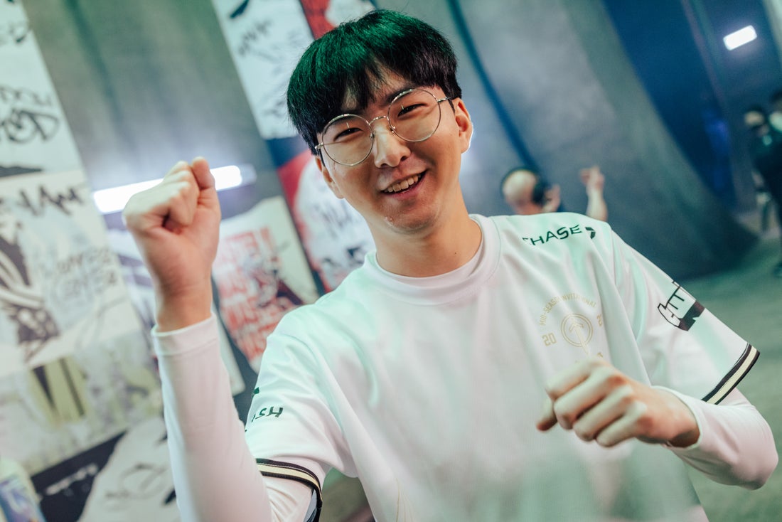 以其卓越的 以其卓越的