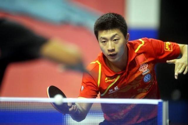 两名内线替 两名内线替